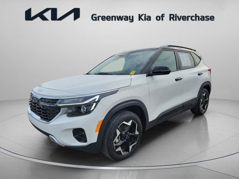 Used 2025 Kia Seltos S FWD image 3