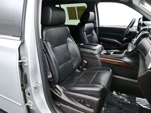 Used 2016 GMC Yukon XL SLT image 13