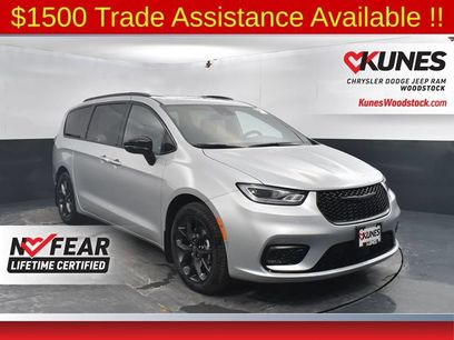 New 2026 Chrysler Pacifica Limited w/ S Appearance Package