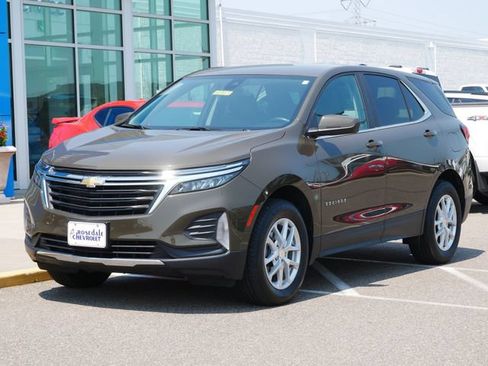 Used 2023 Chevrolet Equinox LT AWD/4WD image 2