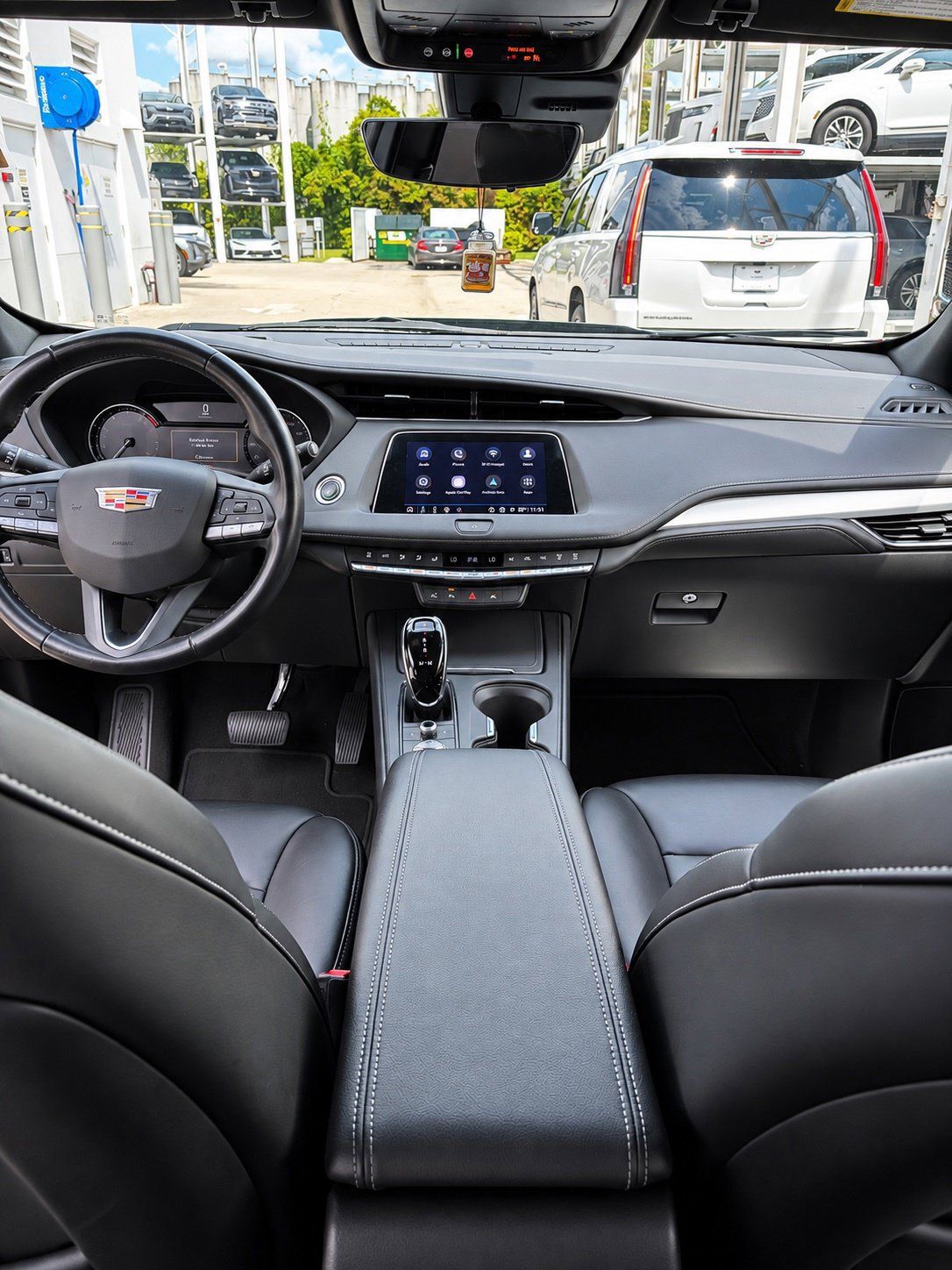 Used 2022 Cadillac XT4 Premium Luxury w/ Enhanced Visibility Package FWD image 14