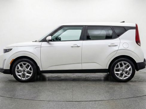 Used 2025 Kia Soul LX w/ LX Technology Package FWD image 5