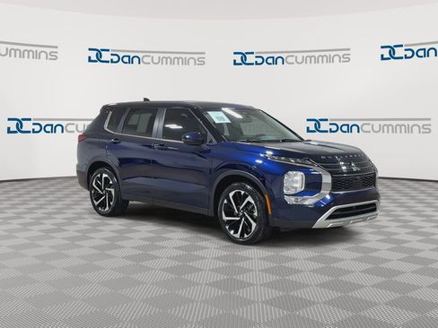 Used 2024 Mitsubishi Outlander SE FWD image 2