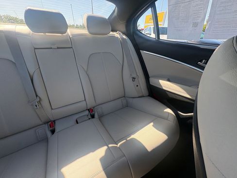 Used 2025 Genesis G70 2.5T AWD/4WD image 39