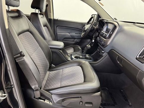 Used 2020 Chevrolet Colorado Z71 w/ Z71 Midnight Edition image 12