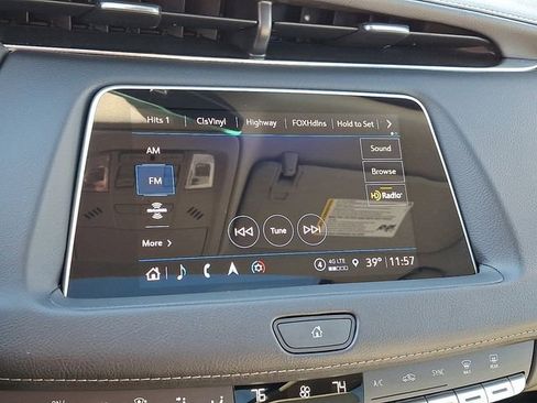 Used 2023 Cadillac XT4 Luxury w/ Cold Weather Package image 22