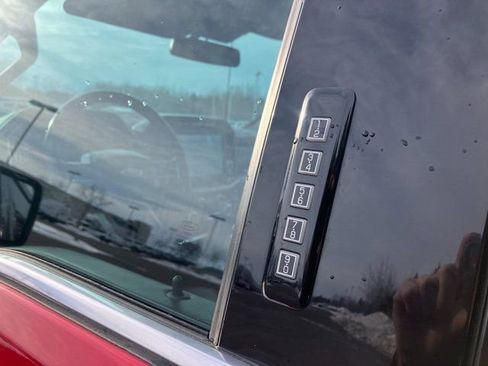 Used 2021 Ford F150 Platinum w/ FX4 Off-Road Package image 32