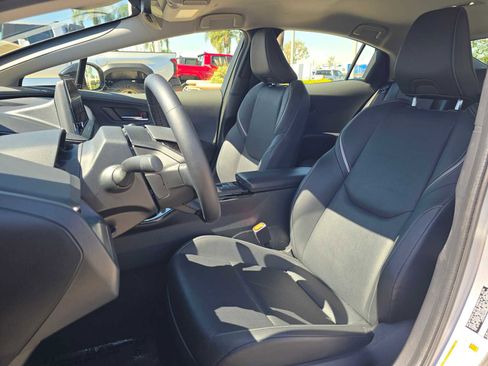 Used 2025 Toyota Prius XLE FWD image 23