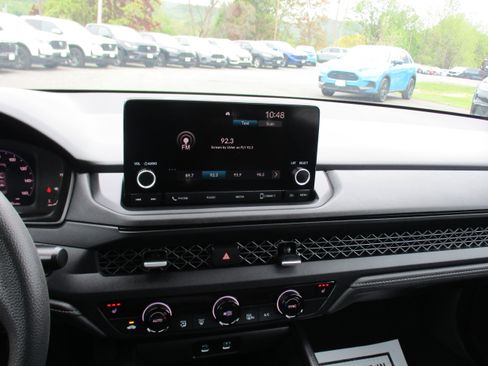 Certified 2023 Honda Accord EX image 17