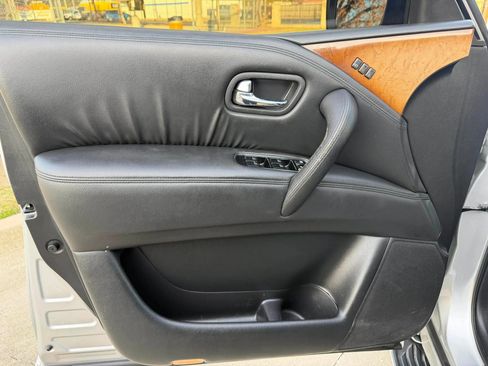 Used 2011 INFINITI QX56 4WD w/ Theater Pkg image 14