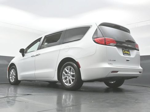 Used 2023 Chrysler Voyager LX FWD image 47