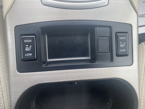 Used 2011 Subaru Outback 2.5i Premium image 14