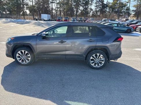 Used 2021 Toyota RAV4 XLE Premium image 1