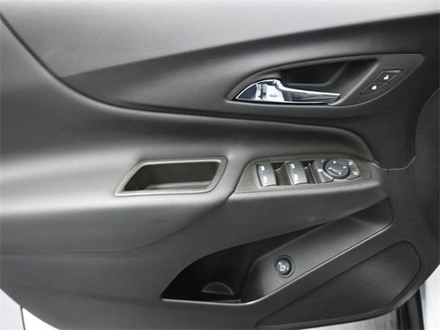 Used 2023 Chevrolet Equinox LT image 13