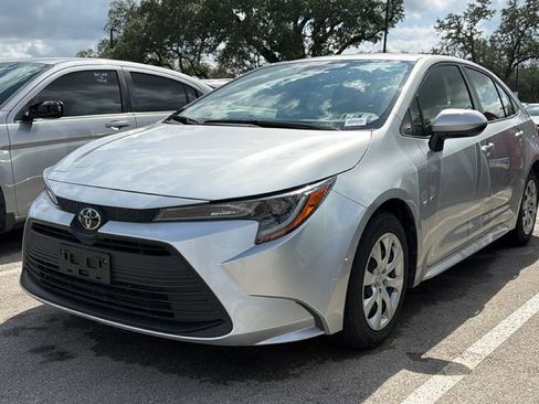 Used 2023 Toyota Corolla LE image 16
