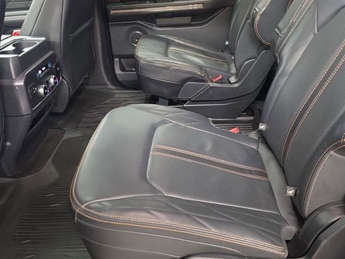 Used 2022 Ford Expedition Max Platinum AWD/4WD image 6