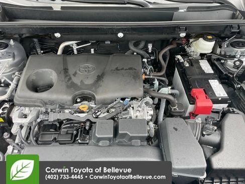 Used 2025 Toyota RAV4 XLE AWD/4WD image 28