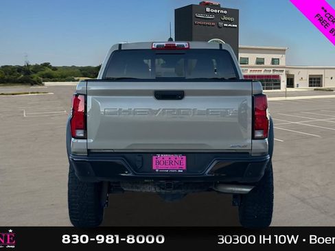 Used 2024 Chevrolet Colorado ZR2 w/ Technology Package AWD/4WD image 4