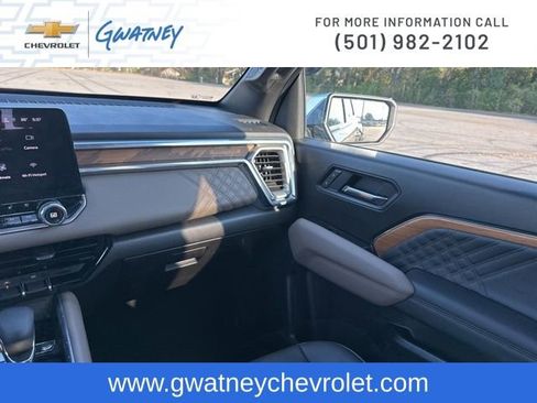 Used 2025 GMC Canyon Denali image 24