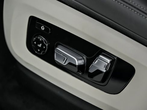 Used 2024 BMW ALPINA XB7 AWD/4WD image 27