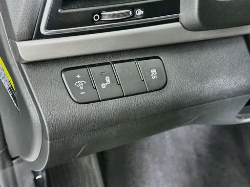 Used 2018 Hyundai Elantra SEL w/ Cargo Package FWD image 17