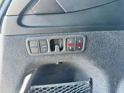Used 2025 Audi SQ7 Premium Plus AWD/4WD image 50