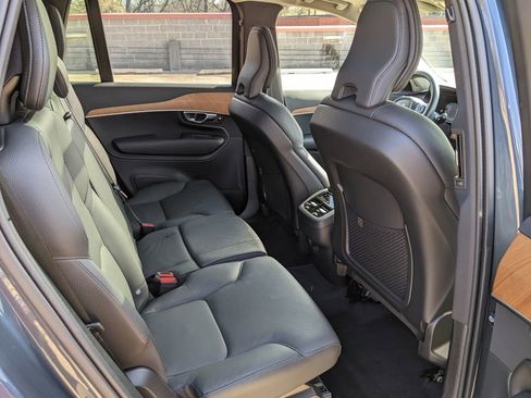 Certified 2025 Volvo XC90 B6 Plus AWD/4WD image 25