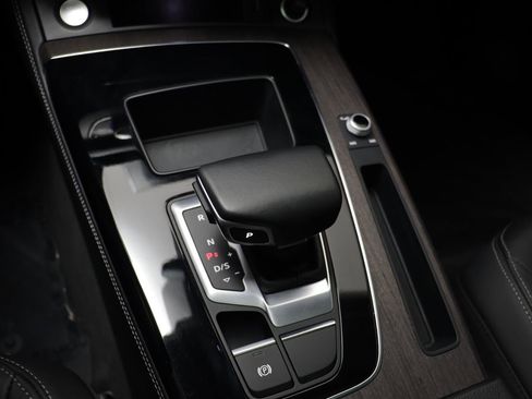 Used 2021 Audi Q5 Premium Plus image 12