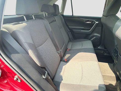 Used 2021 Toyota RAV4 XLE w/ XLE Grade Weather Package AWD/4WD image 29