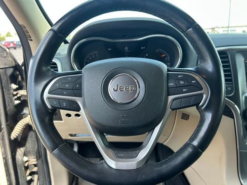 Used 2021 Jeep Grand Cherokee Laredo AWD/4WD image 21