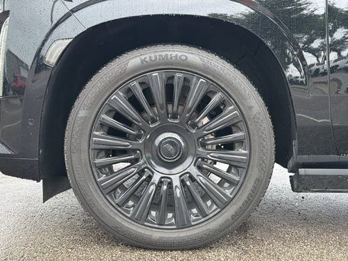 Used 2021 Cadillac Escalade ESV Sport Platinum AWD/4WD image 12