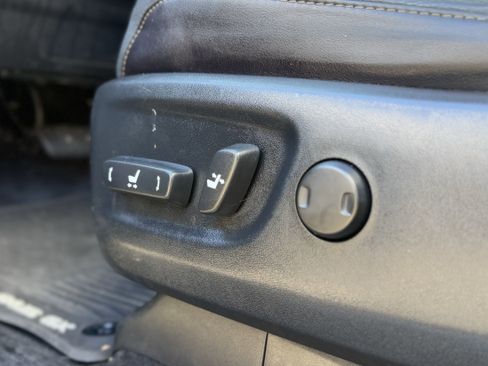 Used 2017 Lexus GX 460 image 29