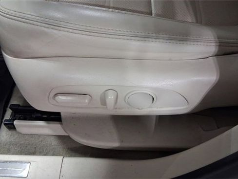 Used 2022 GMC Acadia Denali w/ Denali Technology Package image 28