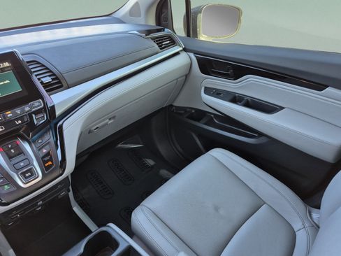 Used 2023 Honda Odyssey Touring image 16