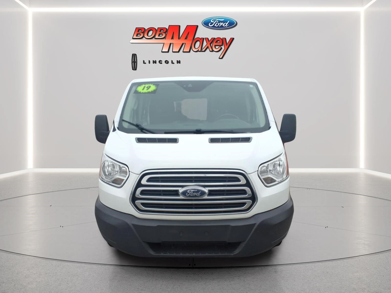 Used 2019 Ford Transit 250 130 Low Roof w/ Exterior Upgrade Package RWD image 2