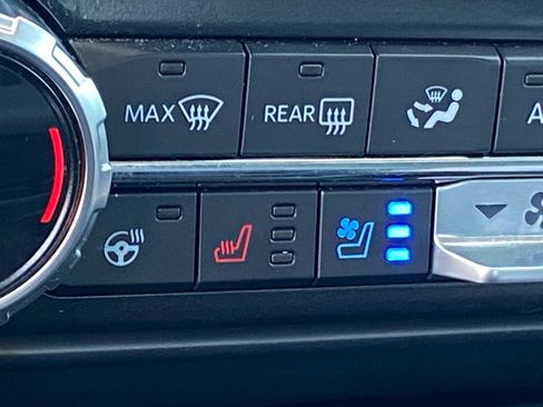 Certified 2022 Ford F150 Lariat w/ Equipment Group 502A High AWD/4WD image 22