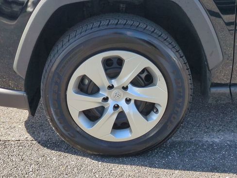 Used 2020 Toyota RAV4 LE image 11