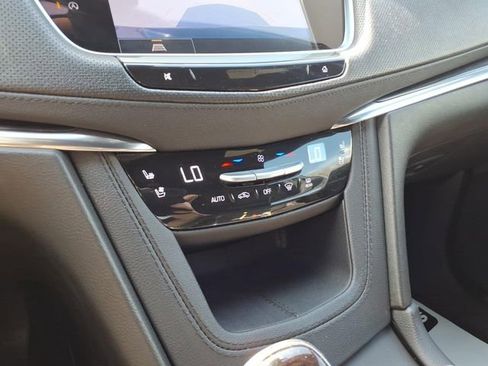 Used 2023 Cadillac XT5 Premium Luxury AWD/4WD image 29