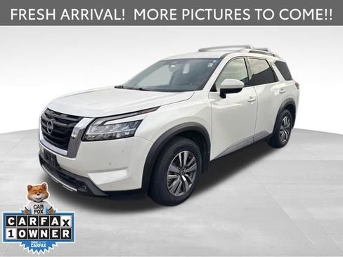 Used 2022 Nissan Pathfinder SL image 1