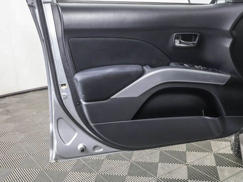 Used 2009 Mitsubishi Outlander ES image 29