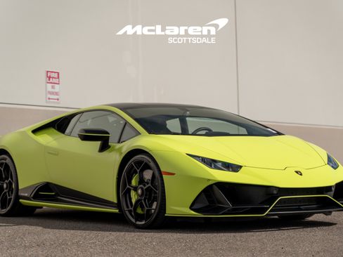 Used 2022 Lamborghini Huracan EVO image 9