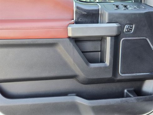 Used 2021 Ford F250 Platinum image 11