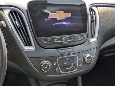 Used 2022 Chevrolet Malibu RS image 9