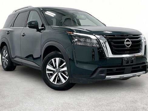 Used 2025 Nissan Pathfinder SL FWD image 1