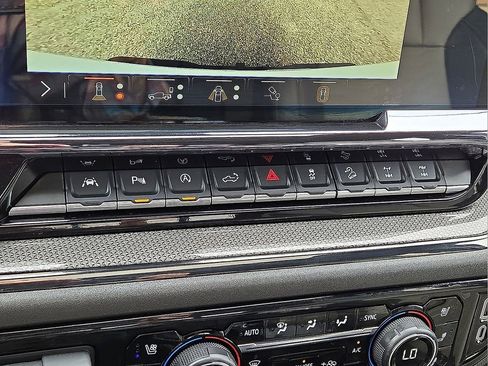 Used 2024 Chevrolet Silverado 1500 ZR2 w/ Technology Package image 29