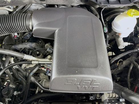 Used 2024 RAM 1500 Classic SLT image 28