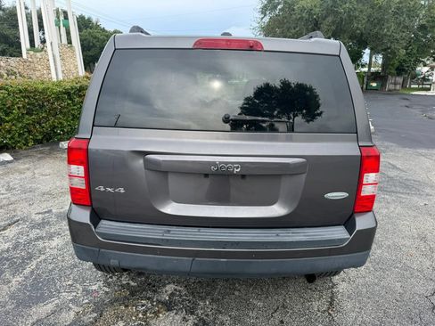 Used 2016 Jeep Patriot Latitude AWD/4WD image 5
