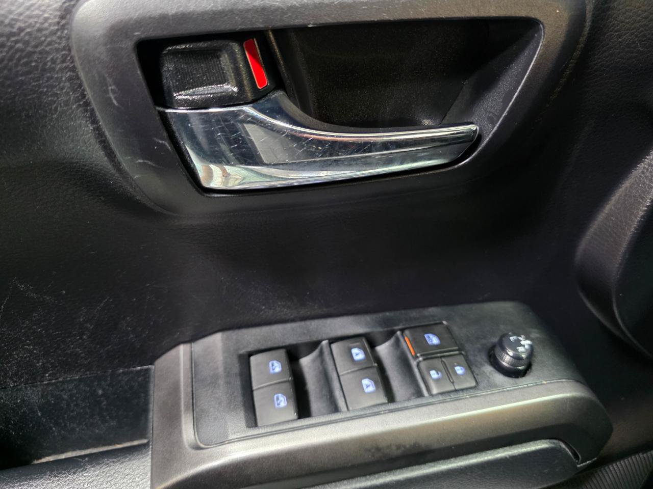 Used 2020 Toyota Tacoma TRD Sport AWD/4WD image 18