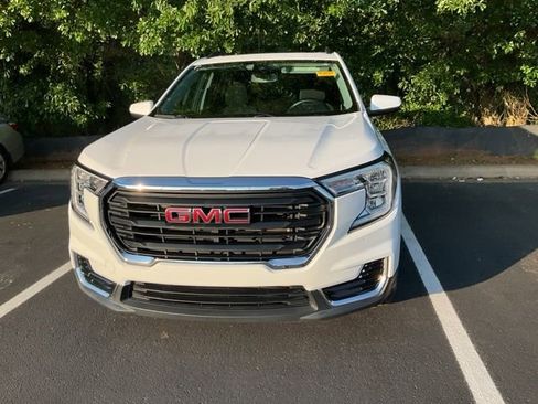 Used 2022 GMC Terrain SLE w/ Driver Convenience Package AWD/4WD image 13