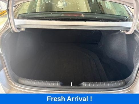 Used 2024 Hyundai Elantra SE FWD image 4